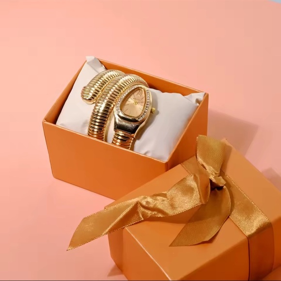 Serpenti Elegant Gold Women's Watch Bracelet Set - Picture 12 of 15